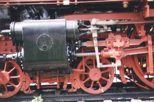 Zylinder und Steuerung einer Dampflok Baureihe 01